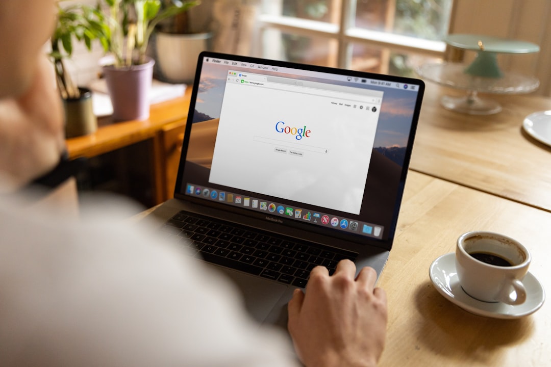 Google-Agent: kiedy AI odwiedza Twoją stronę i nie pyta o zgodę